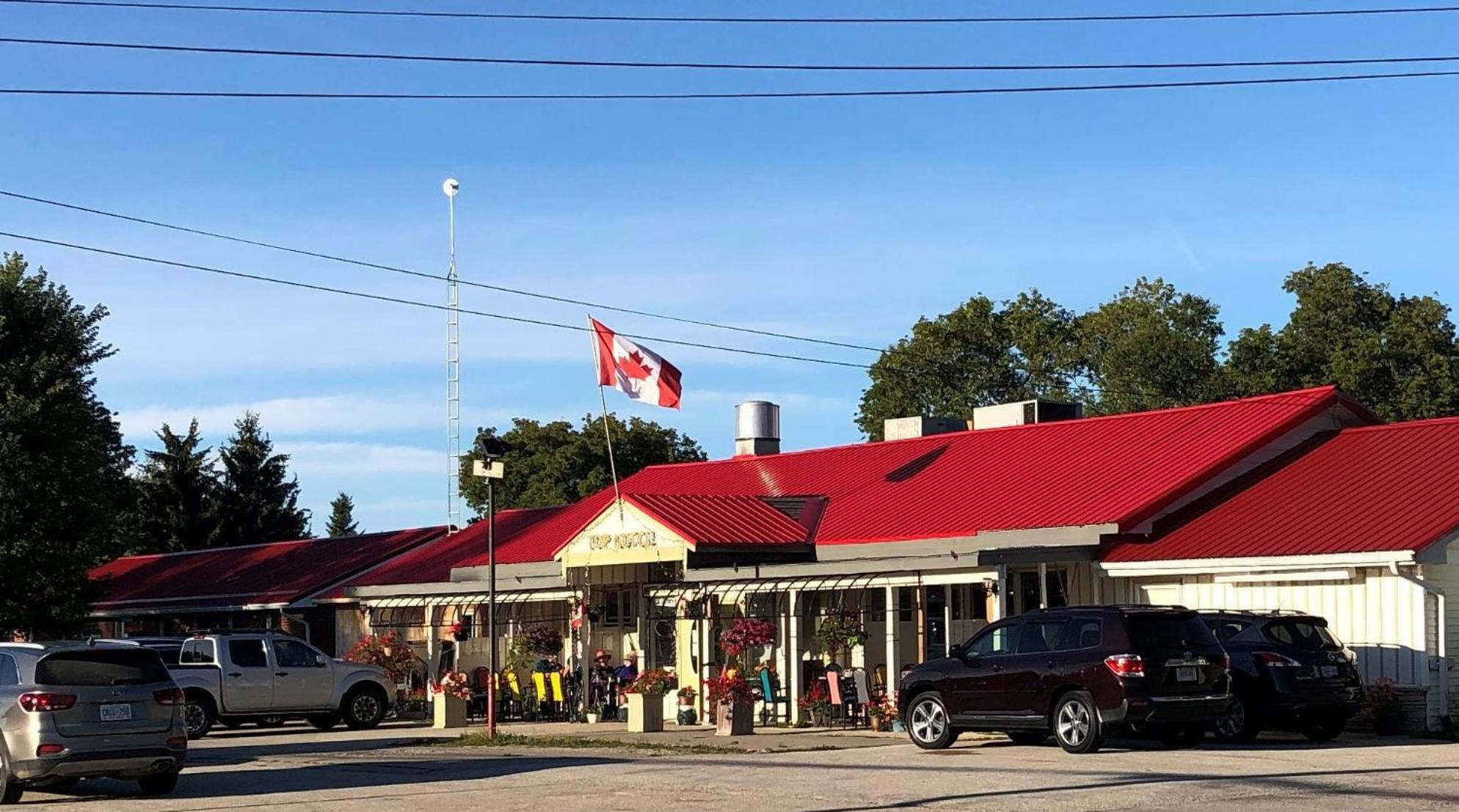 Top Notch Motel Wiarton Exteriör bild