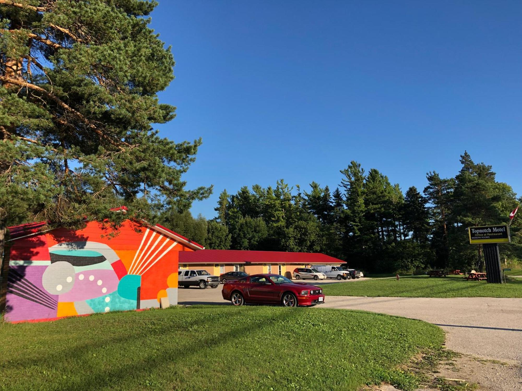 Top Notch Motel Wiarton Exteriör bild